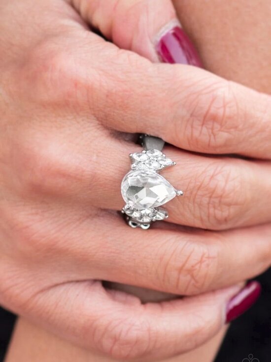 paparazzi Jewelry - Paparazzi Jewelry Accessories - Yas Queen - White Ring - Vintage